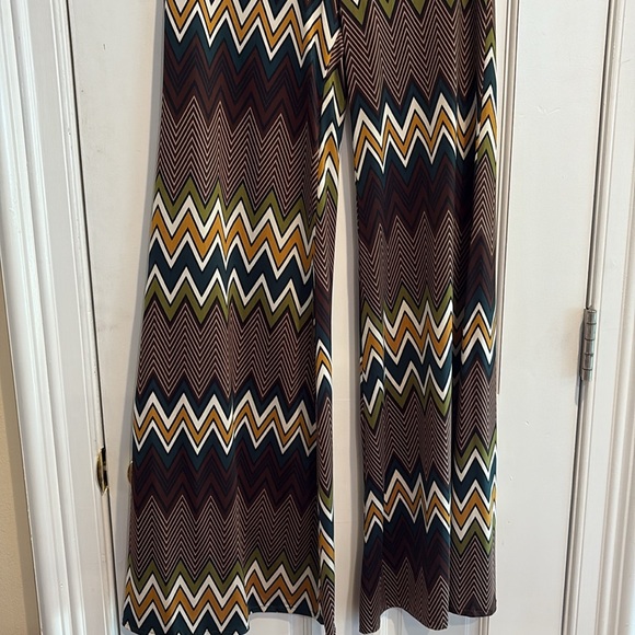 Chevron Patterned Wide-Leg Pants - Picture 3 of 7